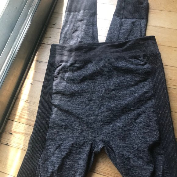 Lululemon Size 4 - Picture 4 of 8